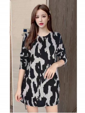 Abstract Printed Jersey Knit Fashion Top 